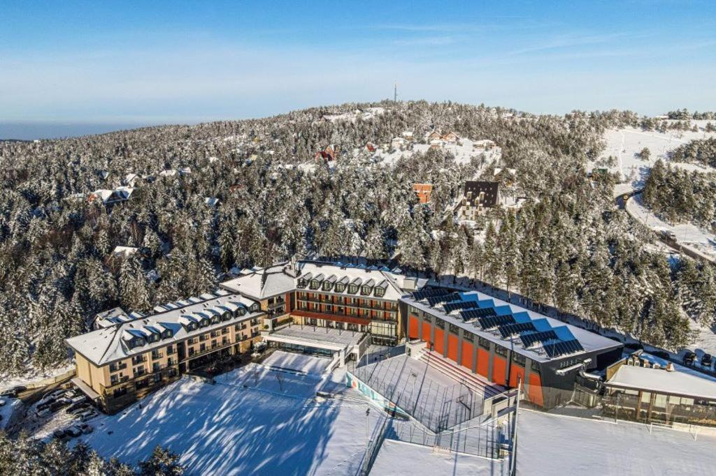 Hotel Crni Vrh Дивчибаре Экстерьер фото